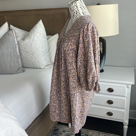 Mirth Belem Dress in Costal Coral - Picture 12 of 14